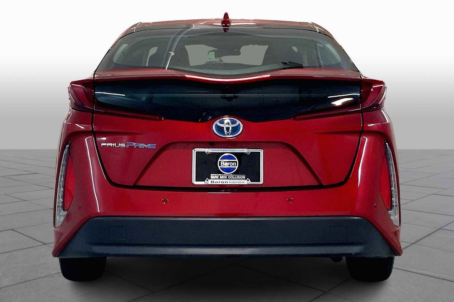 Used 2017 Toyota Prius Prime Advanced image 4