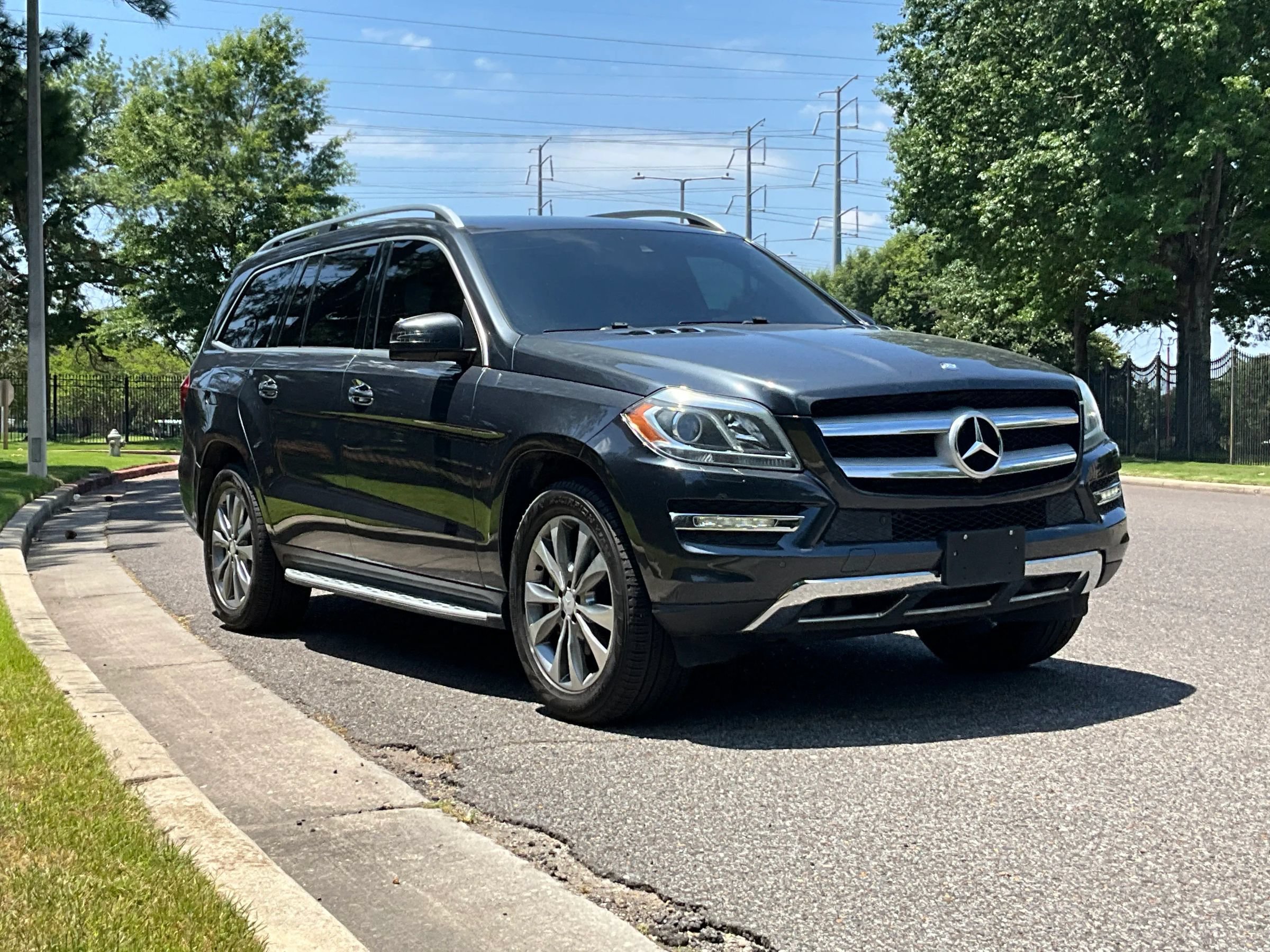 Used 2016 Mercedes-Benz GL 320 BlueTEC 4MATIC image 3