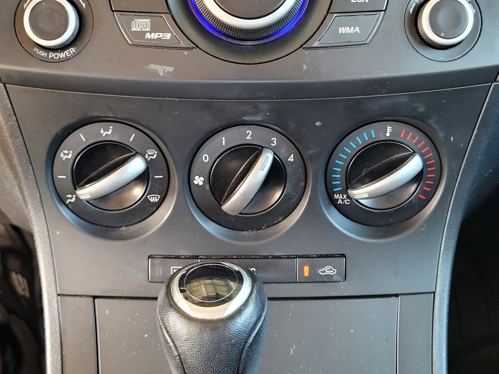 Used 2012 MAZDA MAZDA3 i Touring FWD image 13