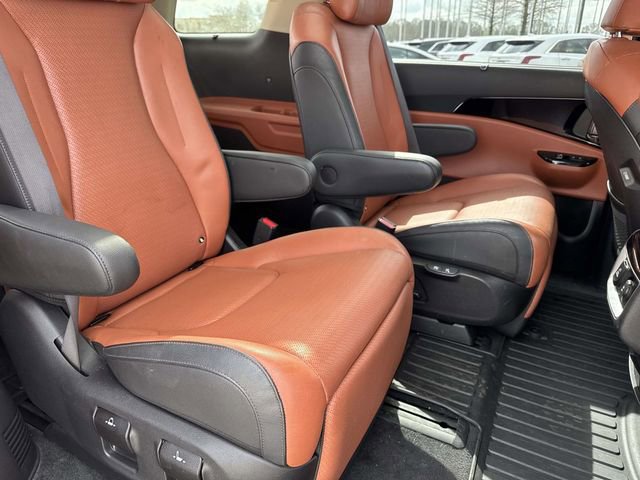 Used 2023 Kia Carnival SX Prestige image 12