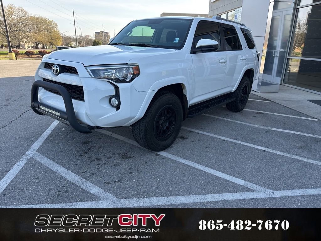 Used 2018 Toyota 4Runner SR5 image 3