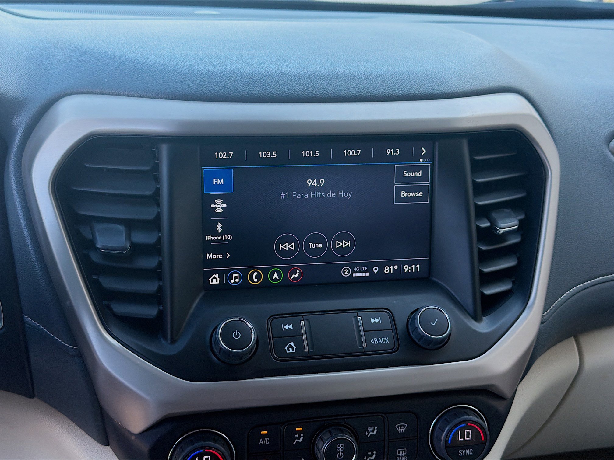 Used 2023 GMC Acadia Denali AWD/4WD image 11