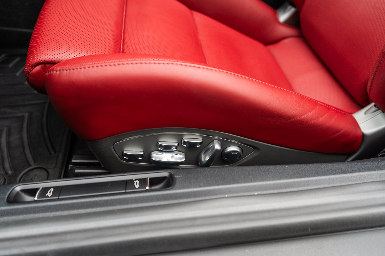 Used 2018 Porsche 718 Boxster GTS RWD image 16