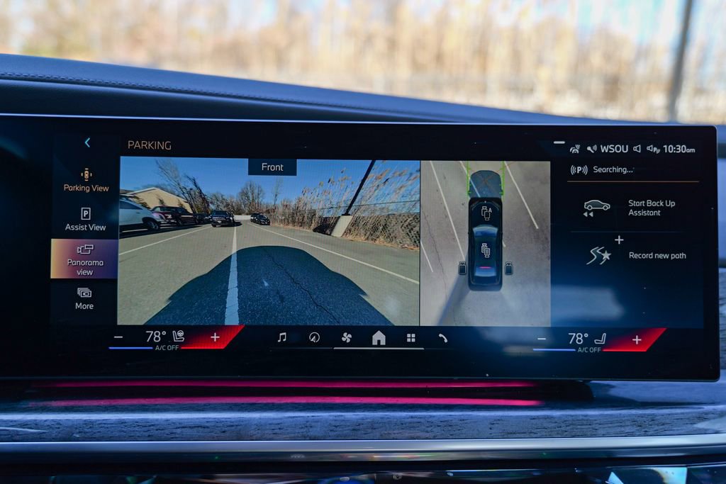 Used 2023 BMW 740i w/ Parking Assistance Package image 64