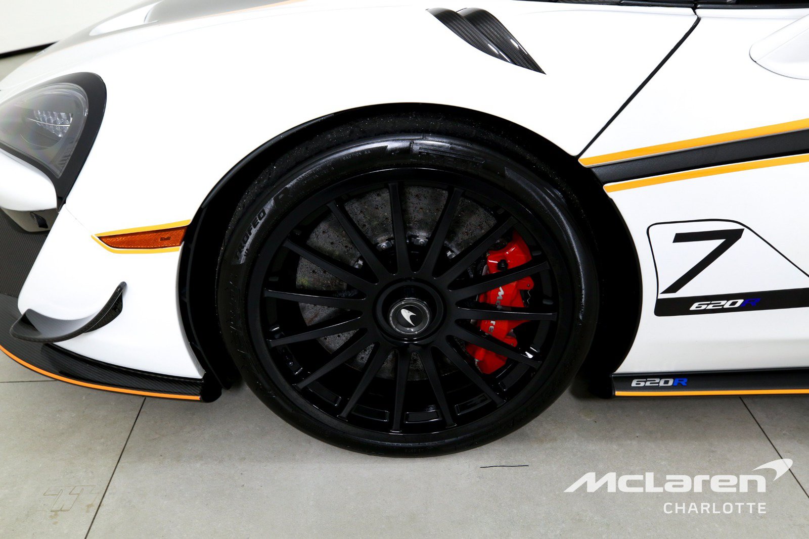 Used 2020 McLaren 620R RWD image 28