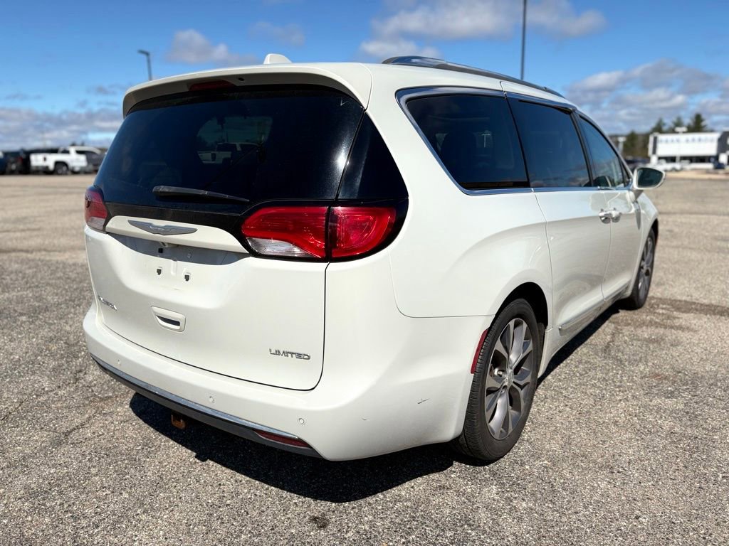 Used 2017 Chrysler Pacifica Limited w/ UConnect Theater Package image 6