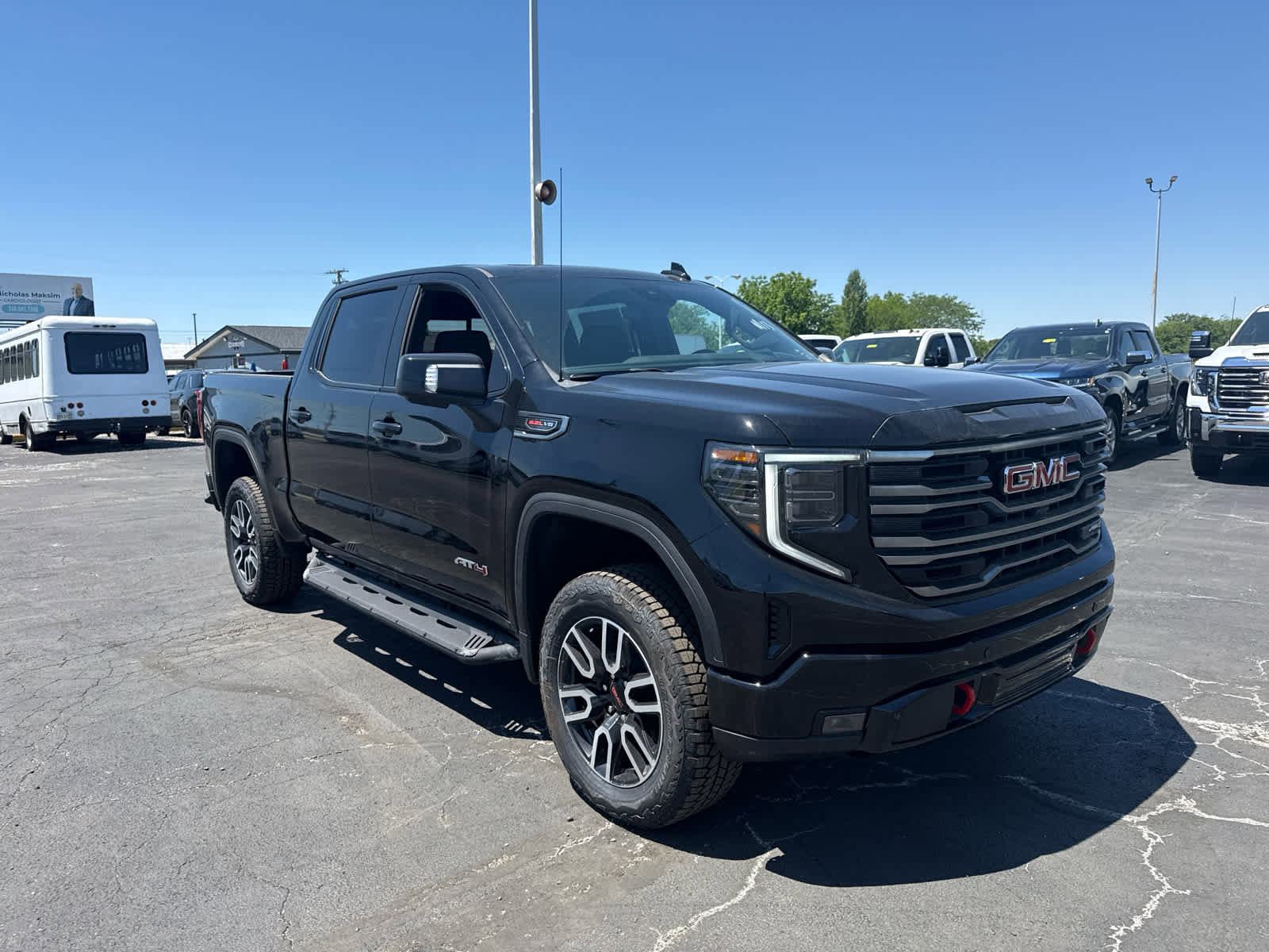 New 2026 GMC Sierra 1500 AT4 w/ AT4 Premium Package AWD/4WD image 7