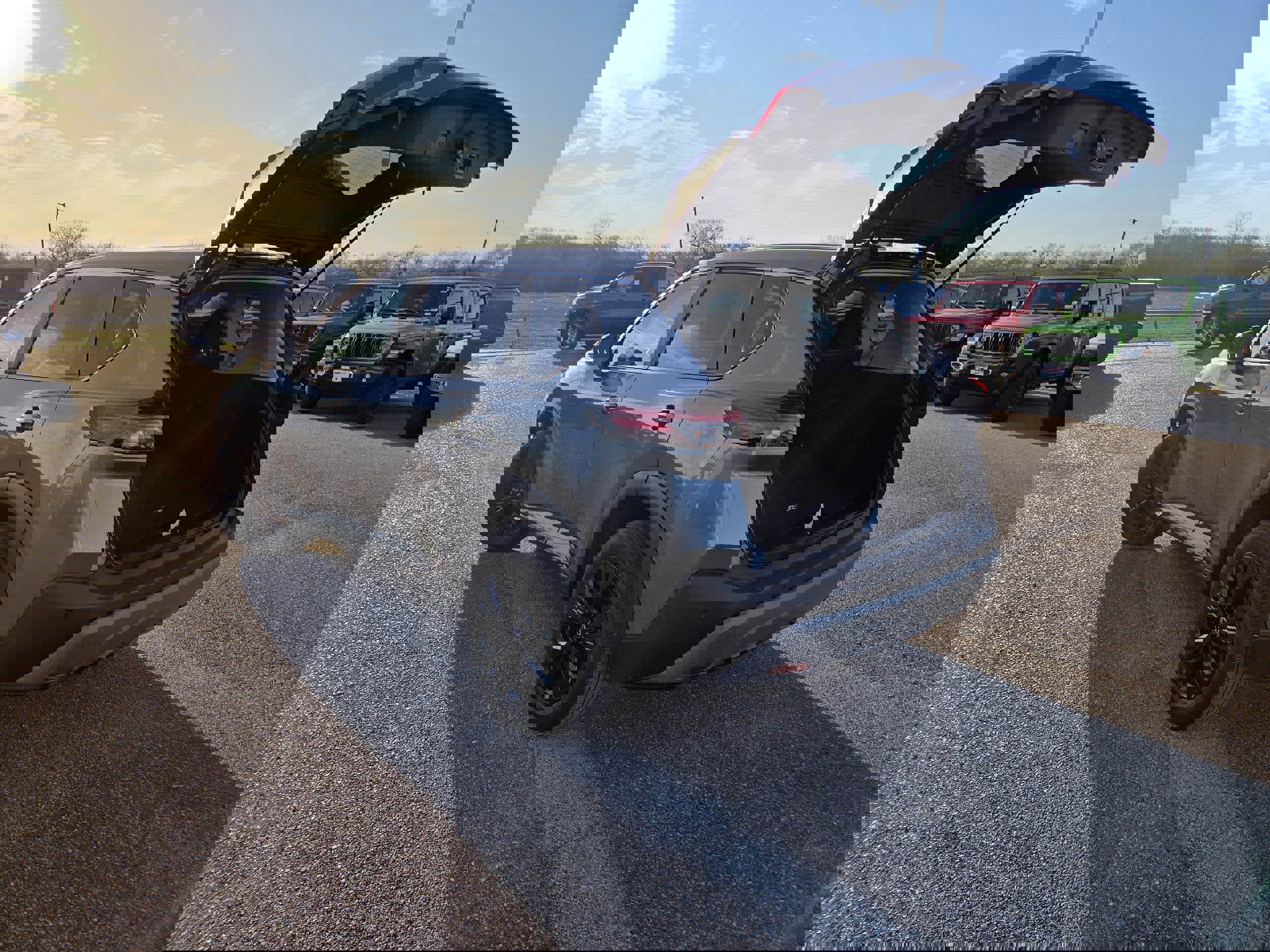 Used 2022 Nissan Rogue SV image 23