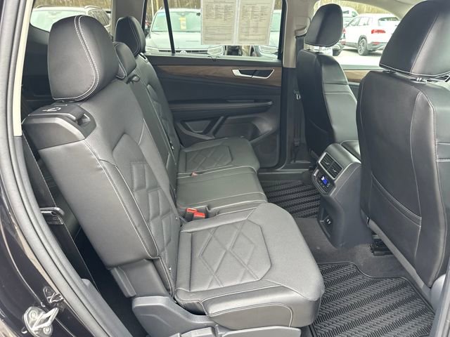 Certified 2025 Volkswagen Atlas SE image 36