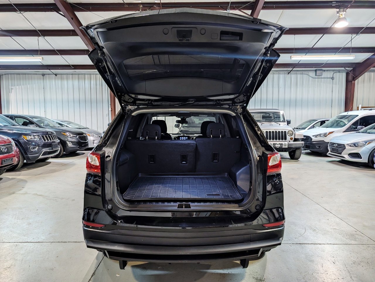 Used 2020 Chevrolet Equinox LS image 21