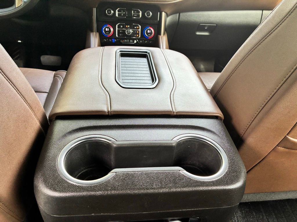 Used 2023 Chevrolet Suburban High Country image 22