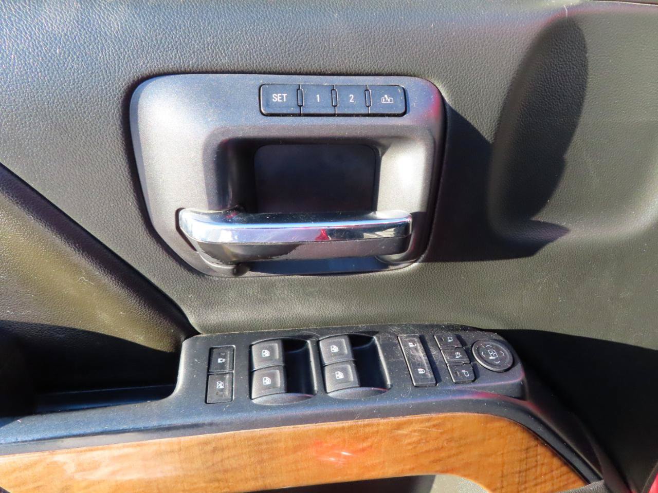 Used 2017 Chevrolet Silverado 2500 LTZ w/ Duramax Plus Package AWD/4WD image 26