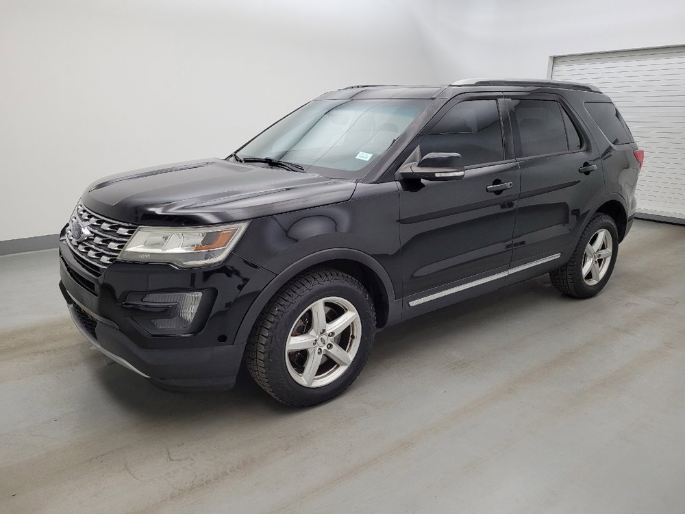 Used 2016 Ford Explorer XLT w/ Equipment Group 202A AWD/4WD image 2
