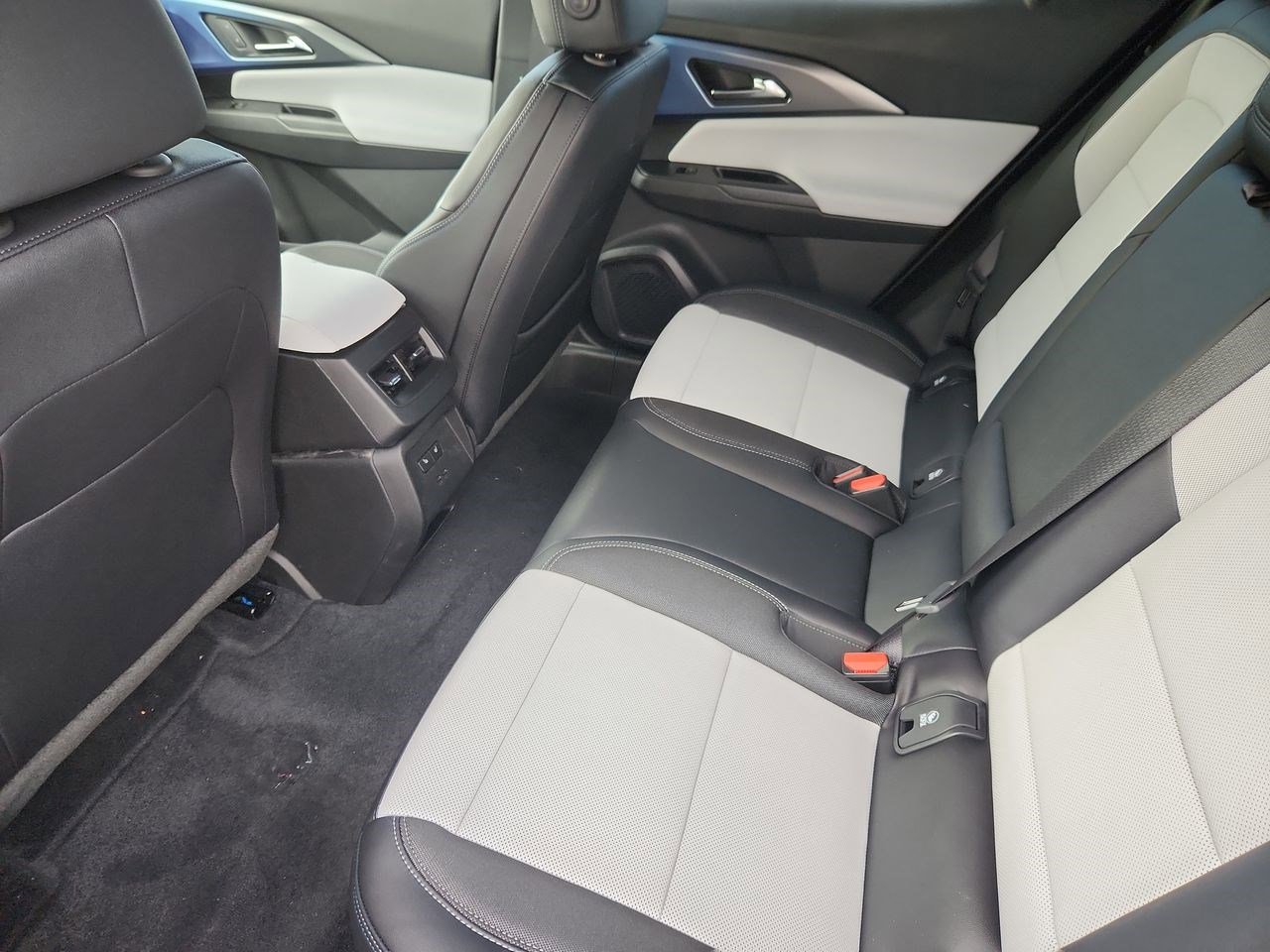 New 2026 Chevrolet Equinox EV LT image 28