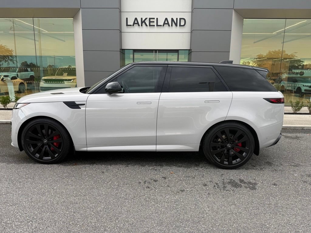 Used 2024 Land Rover Range Rover Sport Dynamic SE AWD/4WD image 1