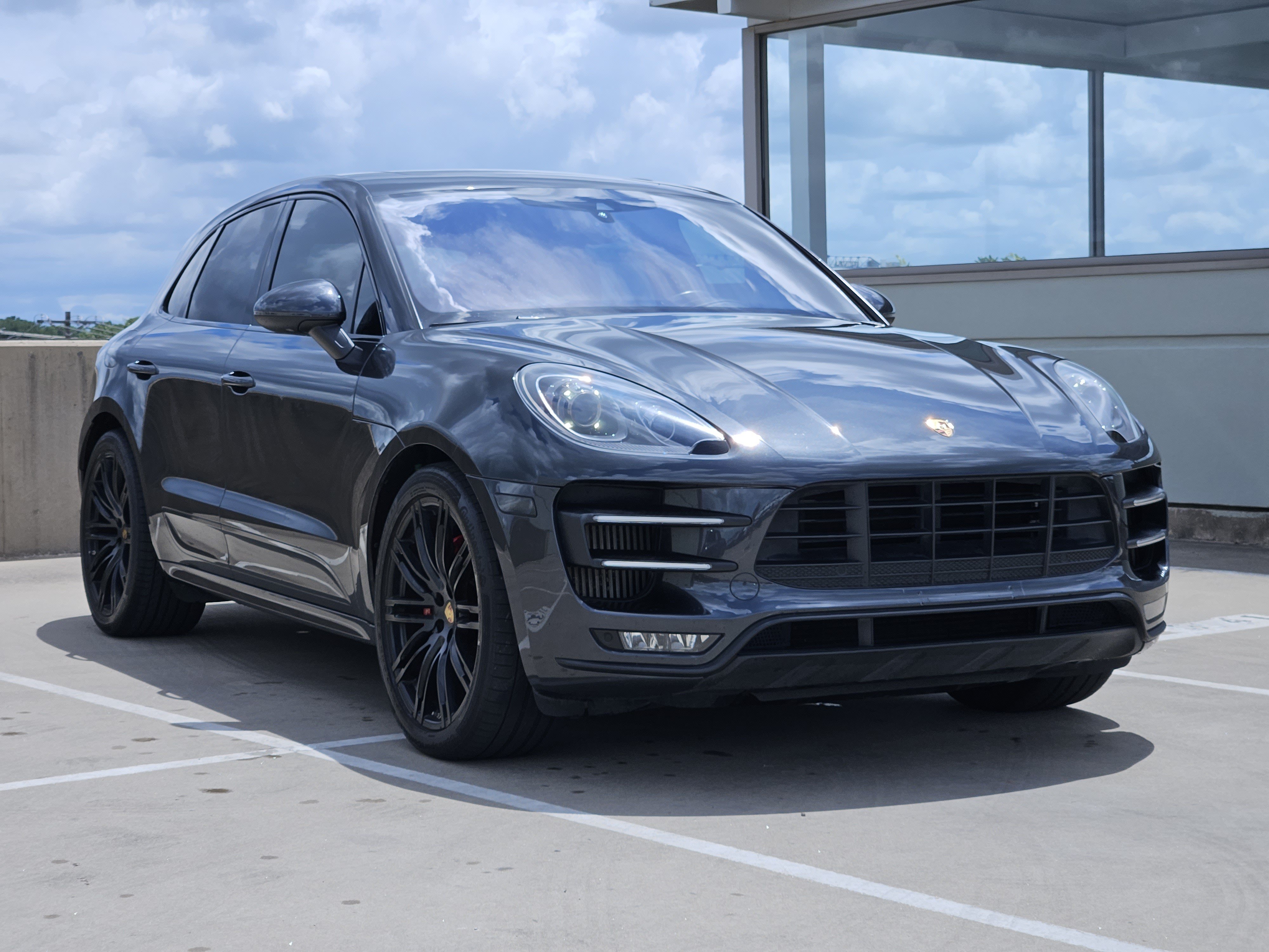 Used 2017 Porsche Macan Turbo AWD/4WD image 10