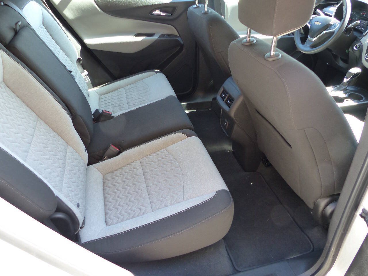 Used 2022 Chevrolet Equinox LS FWD image 25