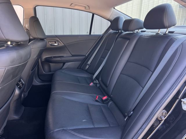 Used 2016 Honda Accord Touring image 18
