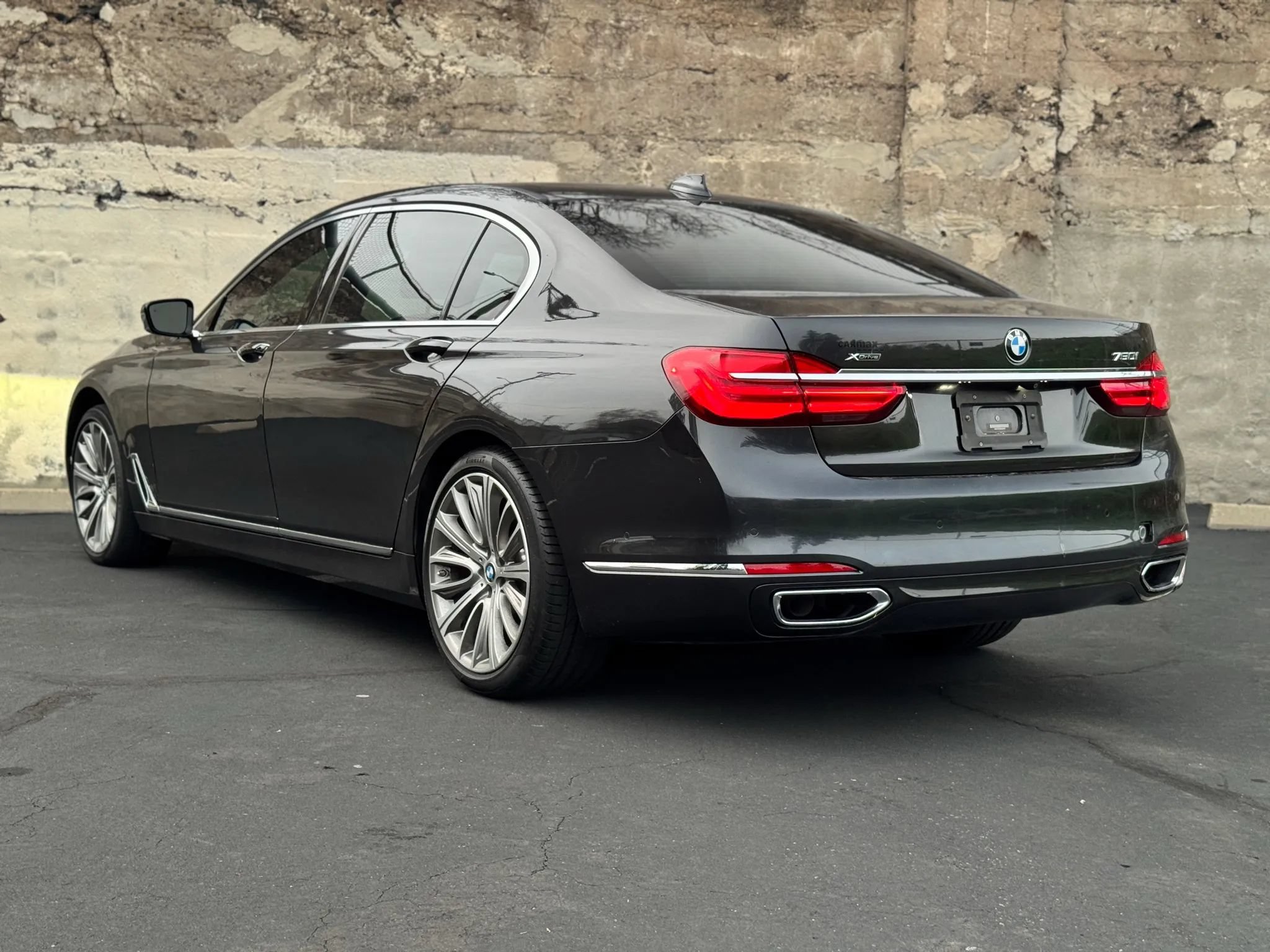 Used 2016 BMW 750i xDrive AWD/4WD image 7