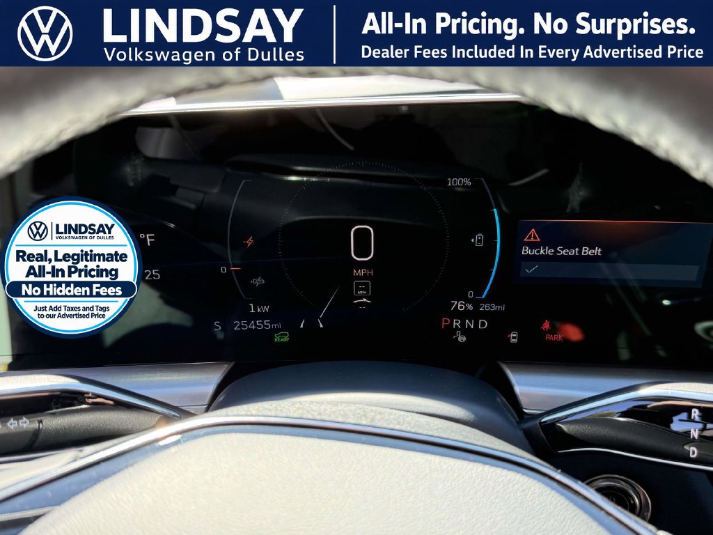 Used 2025 Cadillac Lyriq Luxury AWD/4WD image 24