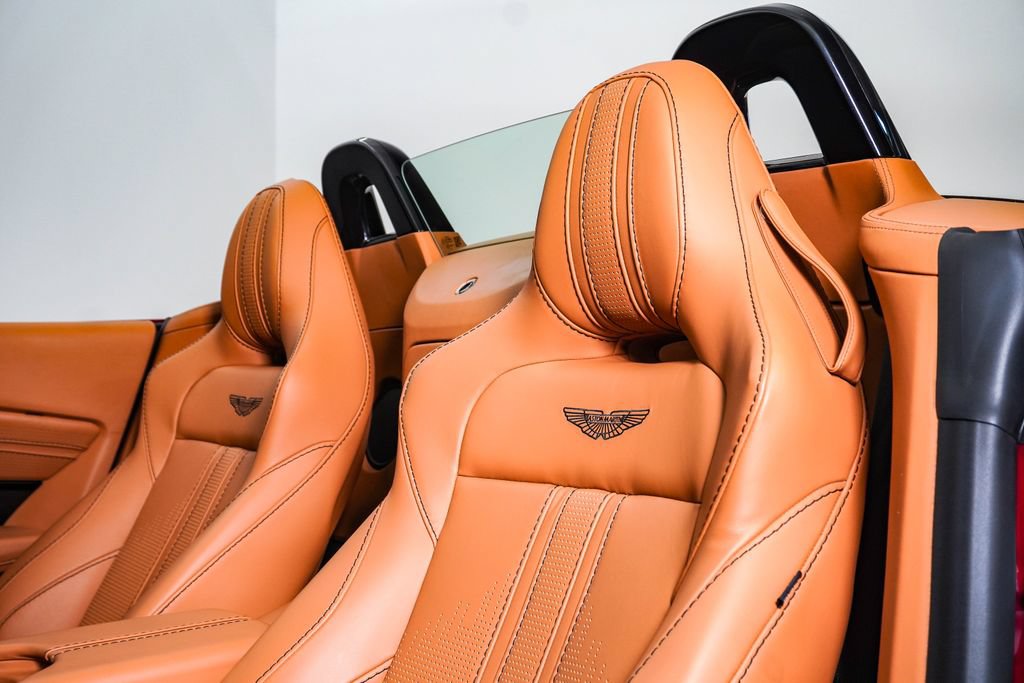 Used 2023 Aston Martin V8 Vantage Roadster RWD image 24