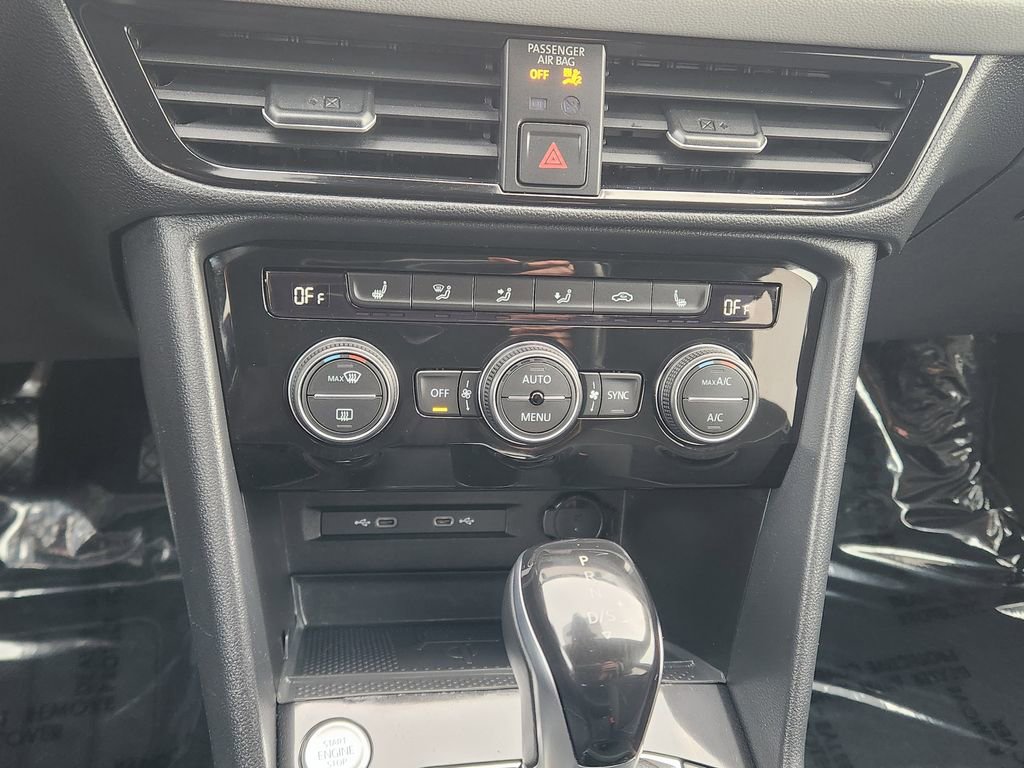 Certified 2024 Volkswagen Taos SE image 22