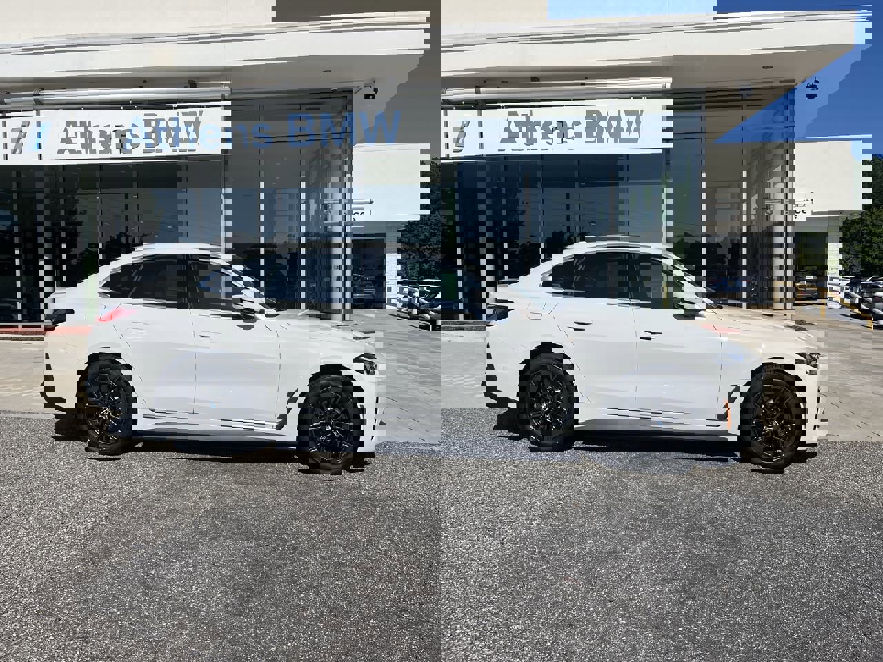 Used 2025 BMW i4 eDrive40 w/ Premium Package image 9