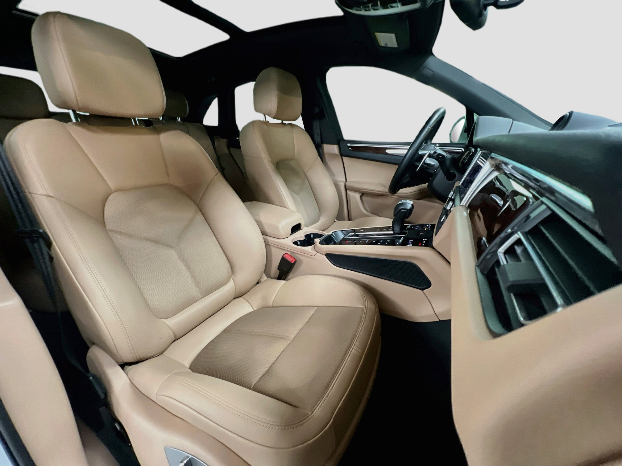 Certified 2023 Porsche Macan S AWD/4WD image 30