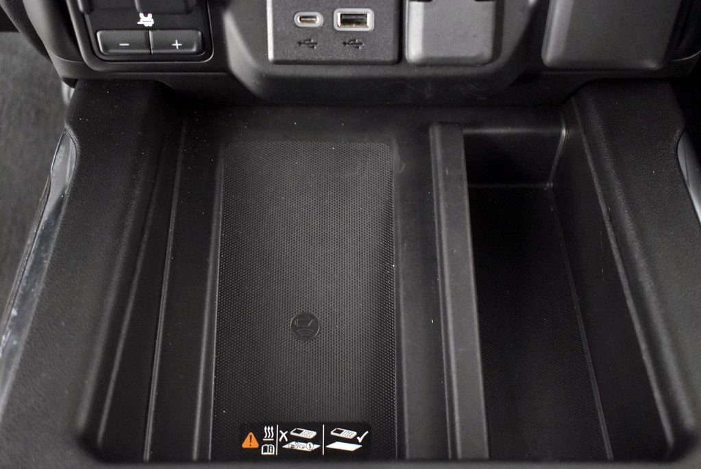 Used 2023 Chevrolet Silverado 2500 LTZ w/ LTZ Plus Package image 39