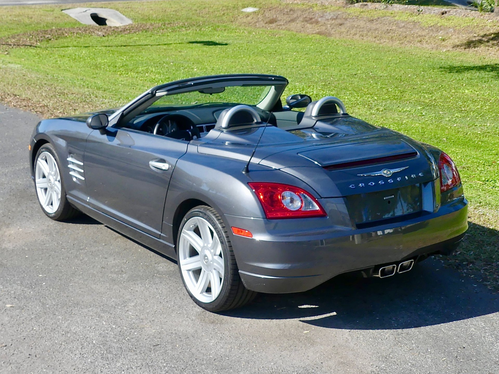 Used 2005 Chrysler Crossfire Limited RWD image 21