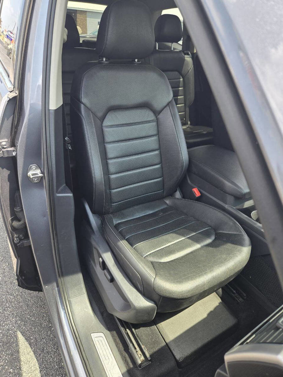 Used 2018 Volkswagen Atlas SEL Premium image 41
