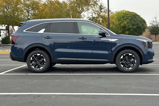 New 2026 Kia Sorento S w/ S Panoramic Sunroof Package image 3