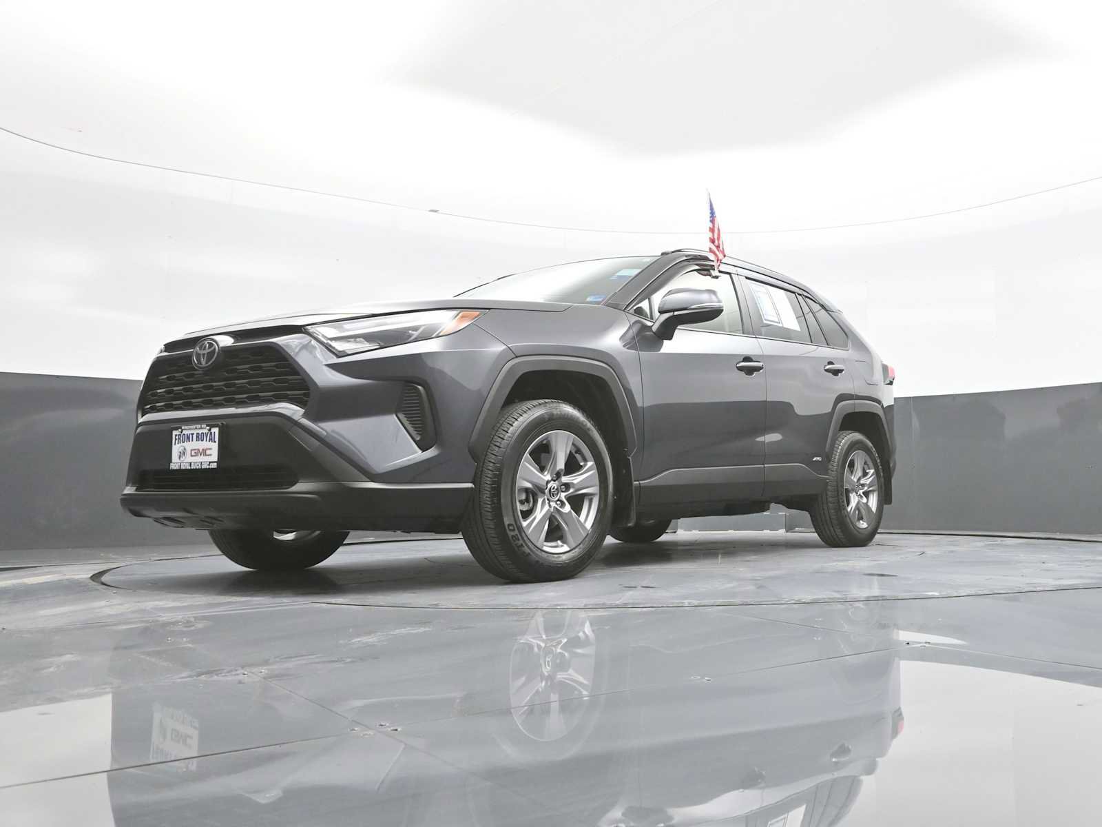 Used 2025 Toyota RAV4 XLE AWD/4WD image 36