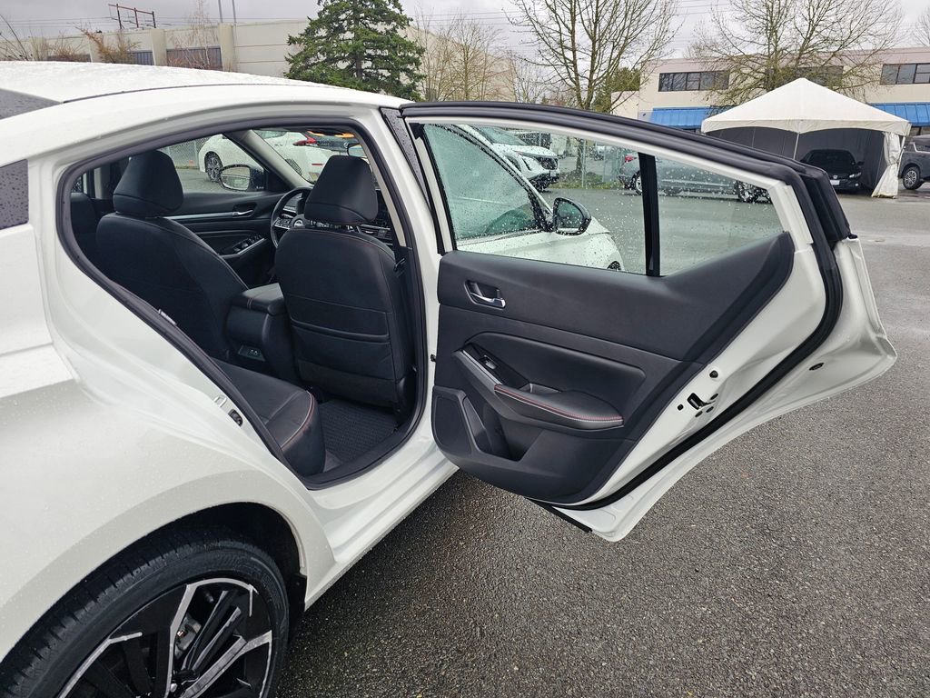 Certified 2023 Nissan Altima 2.5 SR w/ SR Premium Package image 27