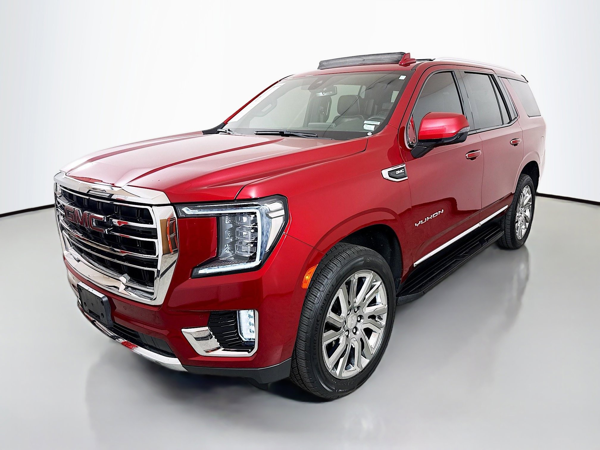 Used 2021 GMC Yukon SLT w/ SLT Premium Package image 3