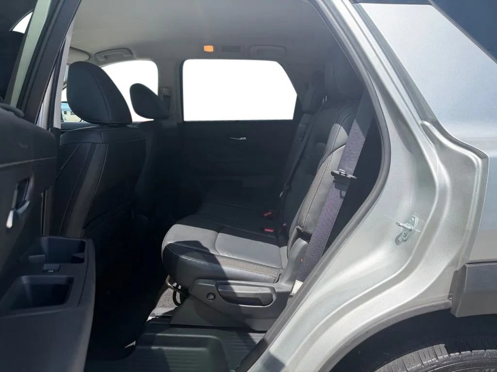 Used 2025 Nissan Pathfinder SL w/ Black Appearance Package AWD/4WD image 28