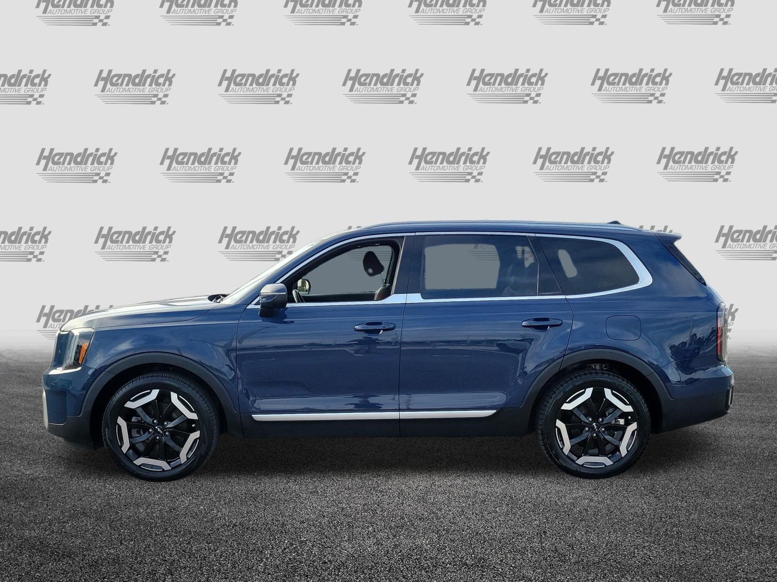 Used 2023 Kia Telluride EX FWD image 4