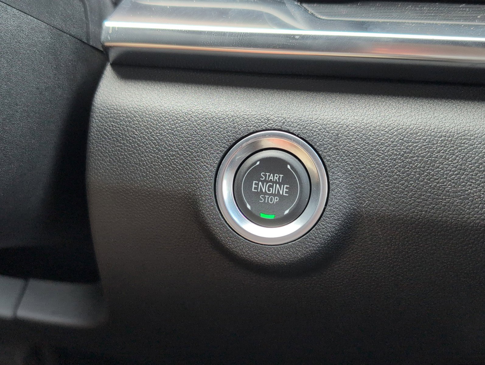 Used 2025 GMC Terrain Elevation image 17