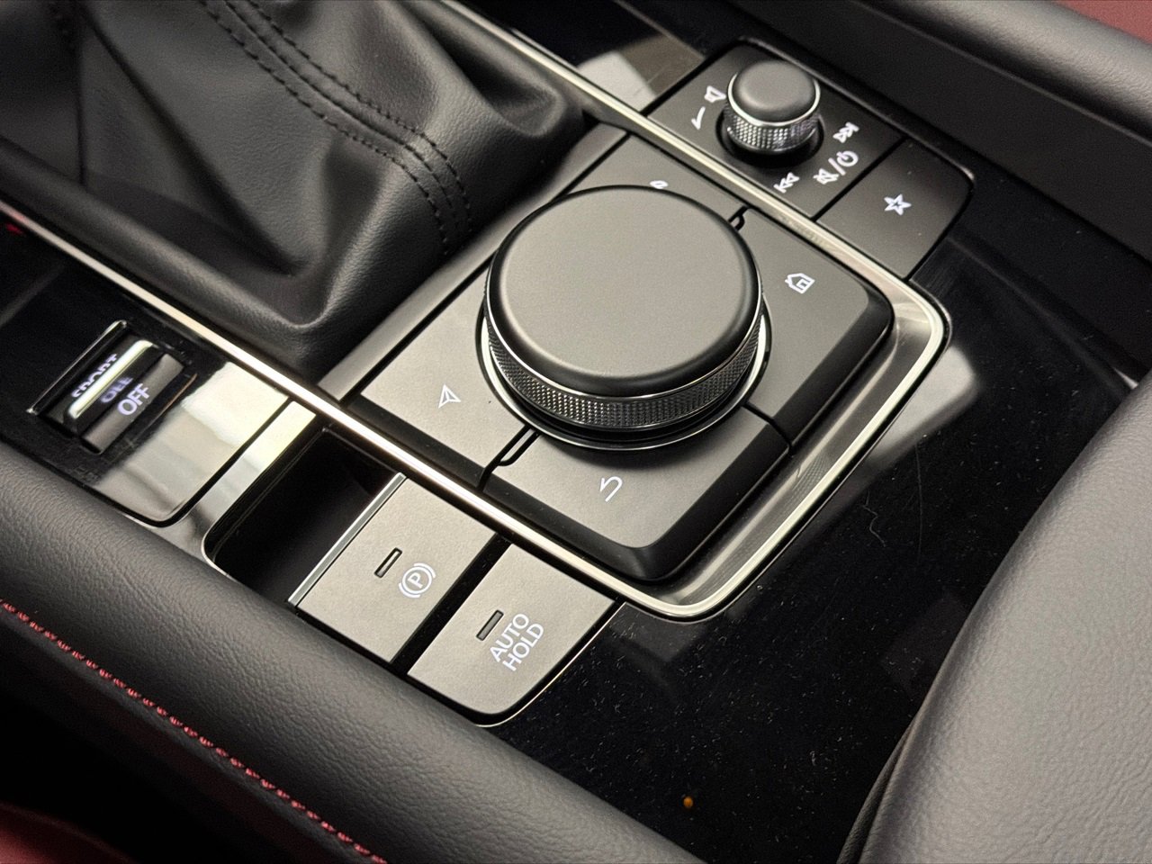 New 2026 MAZDA MAZDA3 Carbon image 31