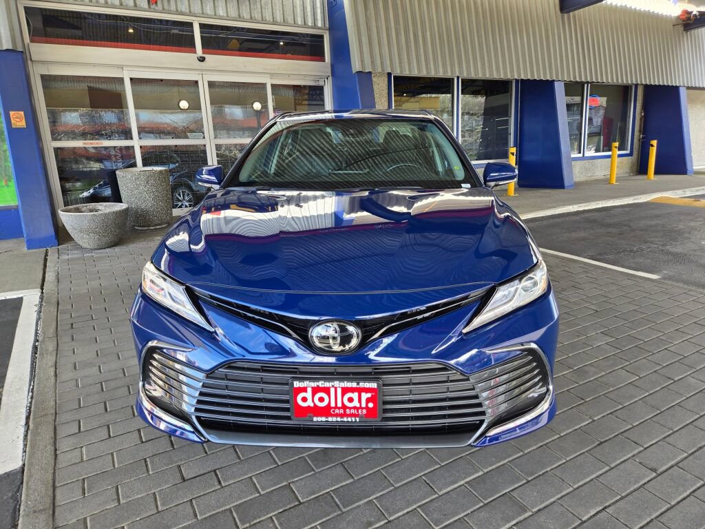 Used 2024 Toyota Camry XLE w/ Cold Weather Package FWD image 2