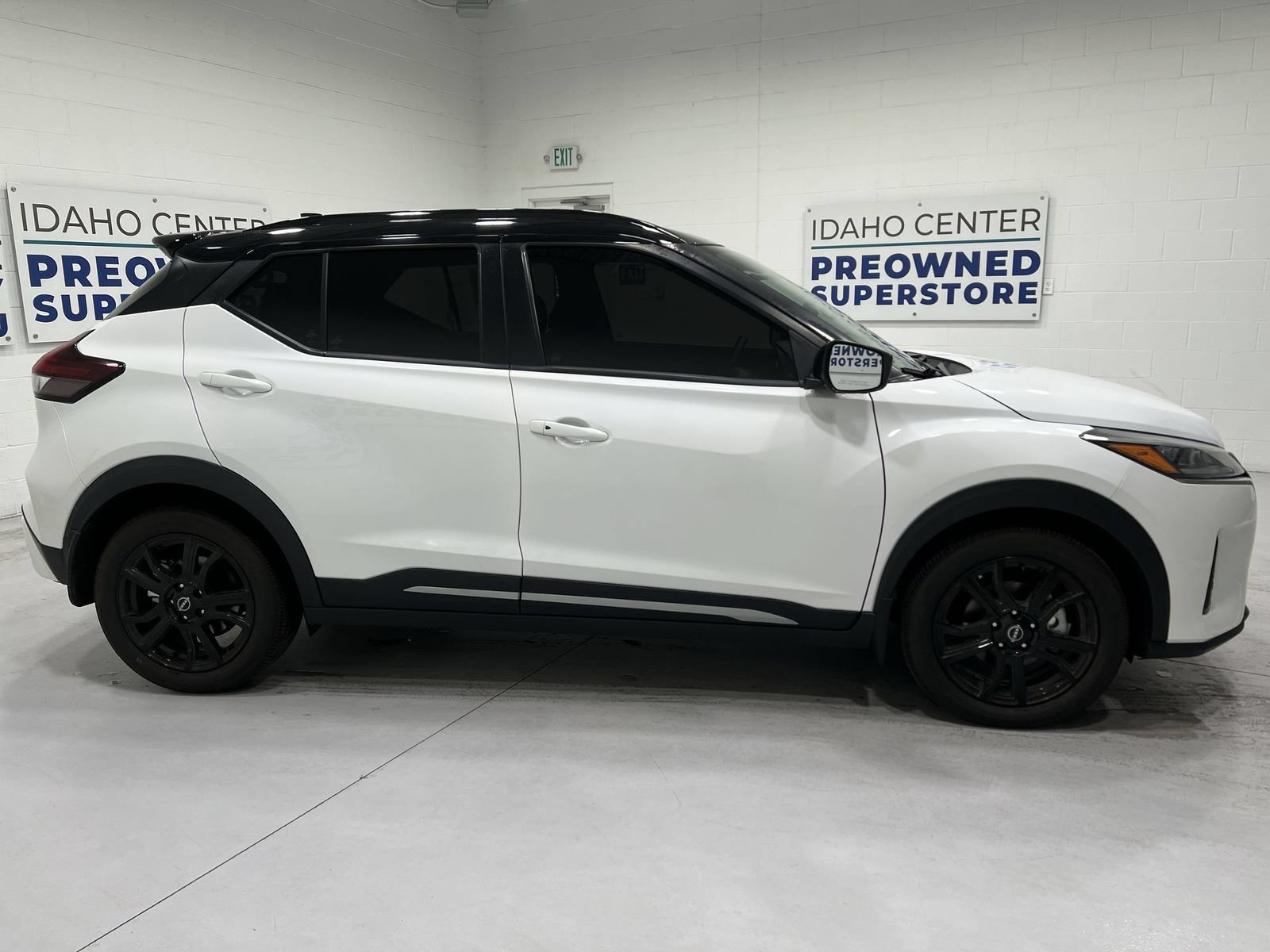 Used 2024 Nissan Kicks SR FWD image 9