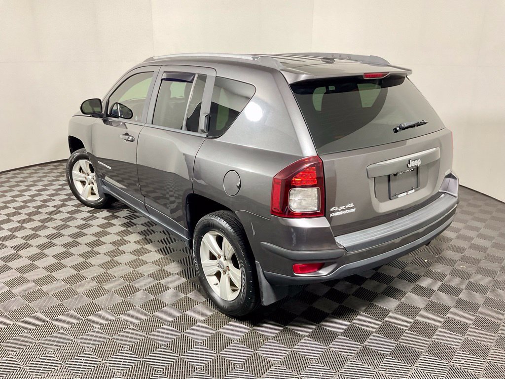 Used 2016 Jeep Compass Latitude AWD/4WD image 9