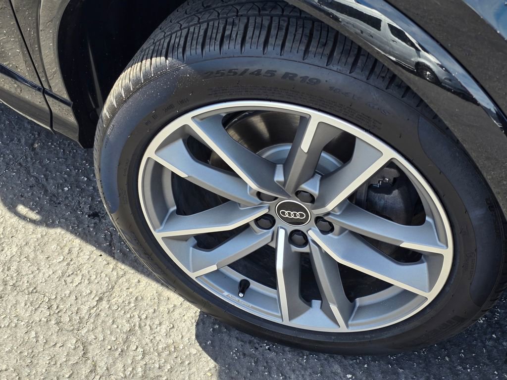 Used 2025 Audi Q3 2.0T Premium w/ Convenience Package image 31