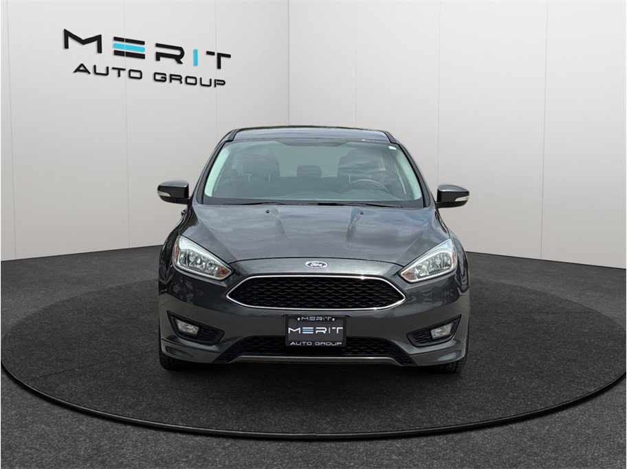 Used 2015 Ford Focus SE w/ SE Sport Package FWD image 3