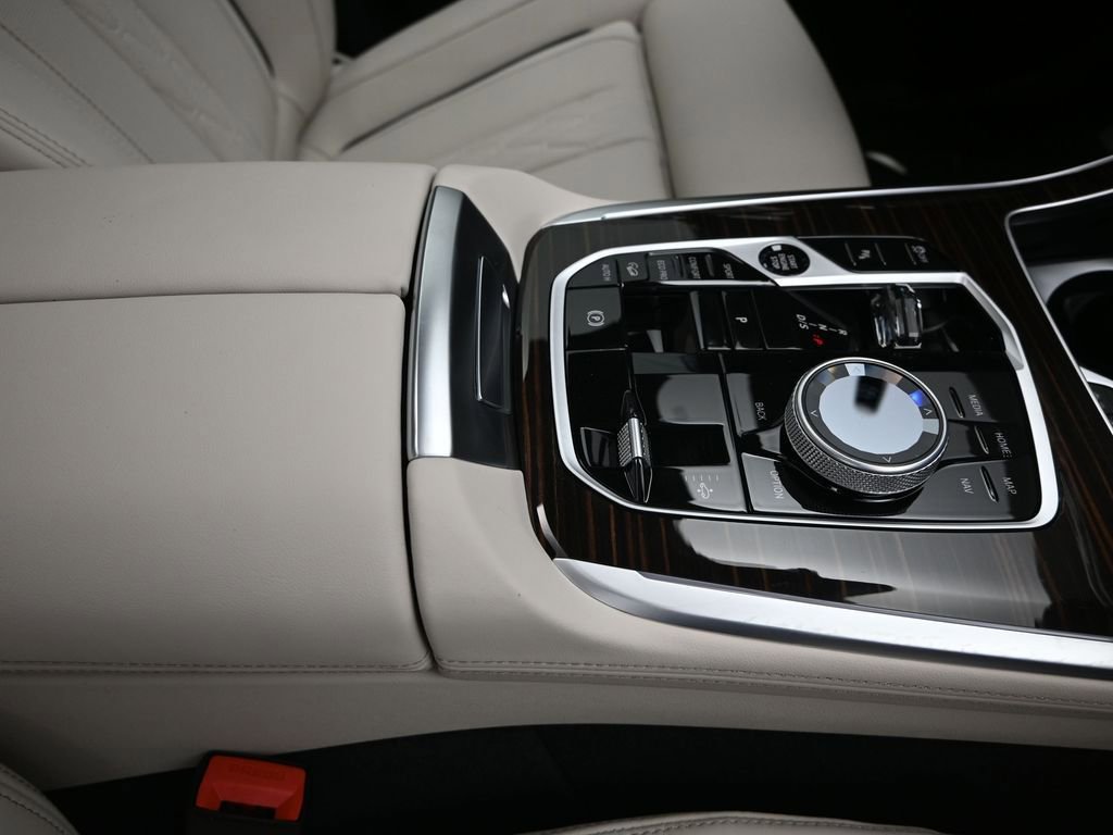 New 2026 BMW X7 M60i image 28