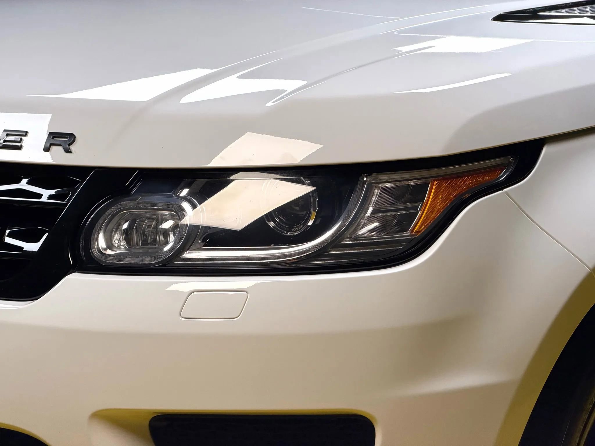 Used 2014 Land Rover Range Rover Sport Supercharged image 9