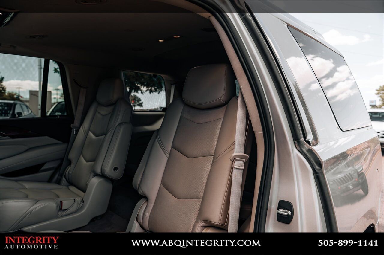 Used 2016 Cadillac Escalade Luxury AWD/4WD image 46