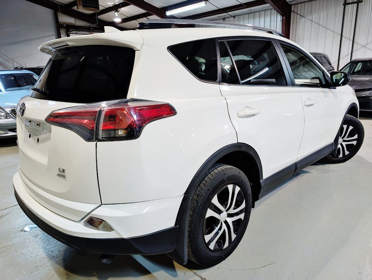 Used 2017 Toyota RAV4 LE w/ All Weather Liner Package AWD/4WD image 6