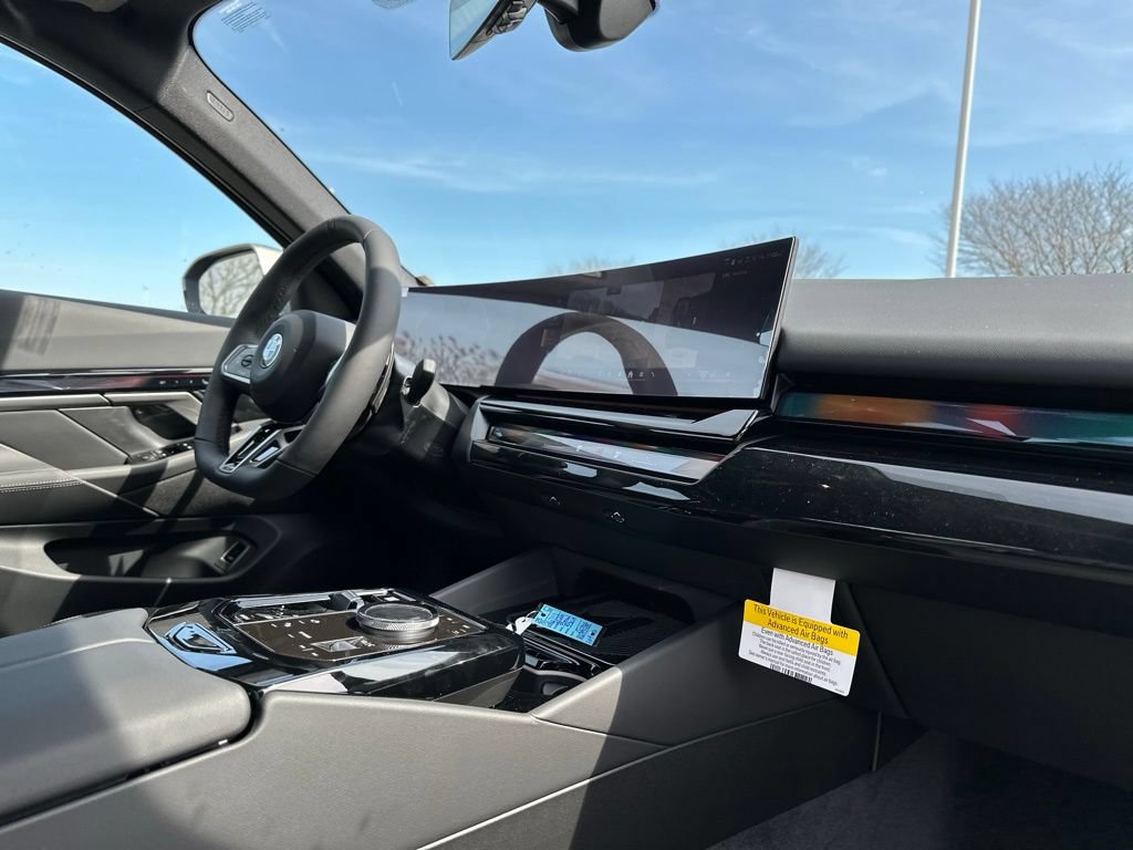 New 2026 BMW 530i xDrive w/ M Sport Package AWD/4WD image 24
