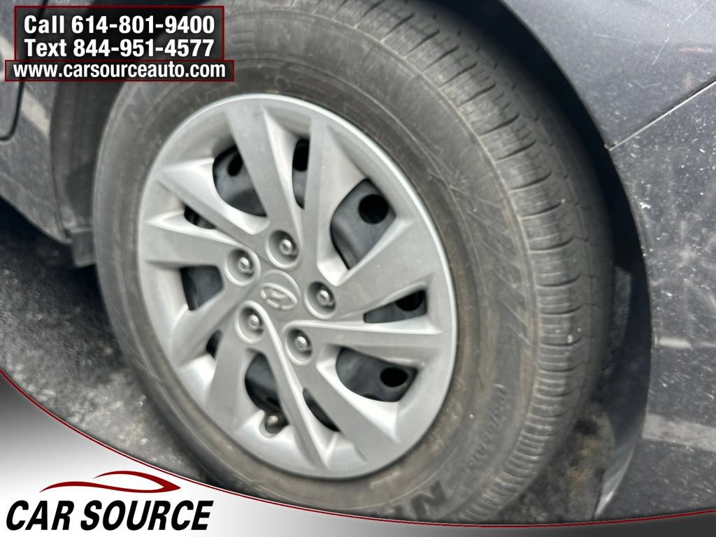 Used 2020 Hyundai Elantra SE FWD image 14